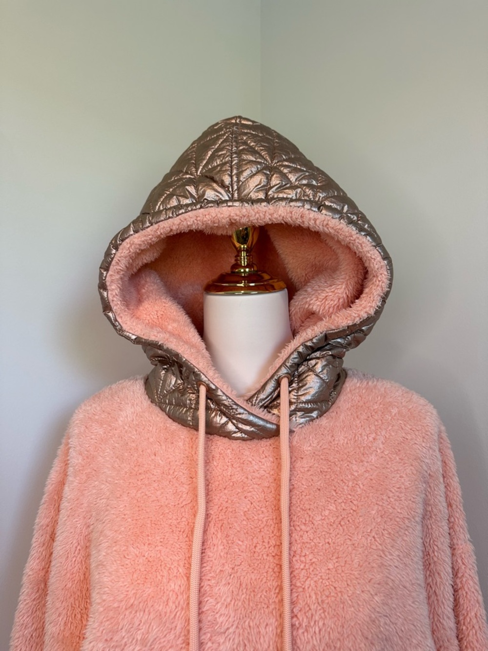 UGG Women’s Loyra Sherpa Hoodie - Picture 3 of 7